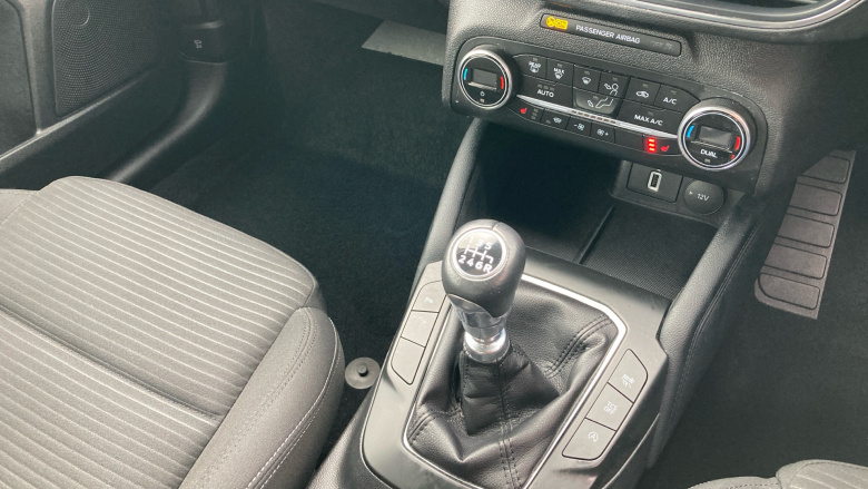 Ford Focus 1.0 EcoBoost 125 Titanium 5dr Petrol Hatchback